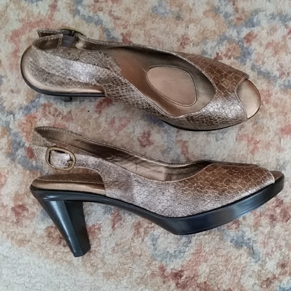 Bella Vita Snakeskin Print Slingback Peep Toe Heel Sandal 7N Brown Metallic - Picture 11 of 16